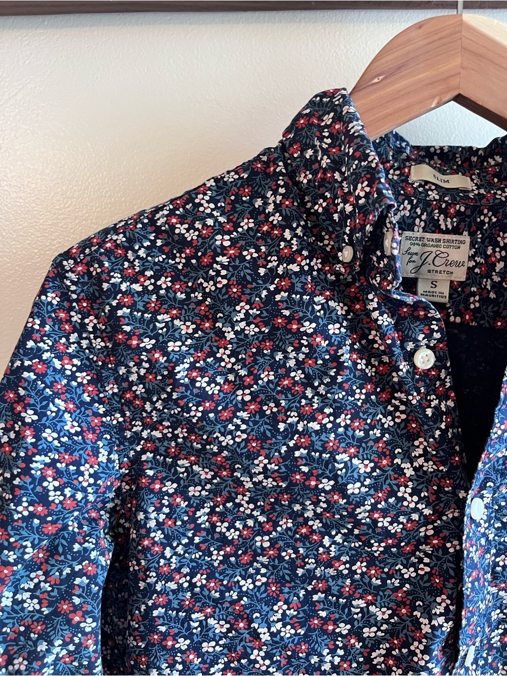J.Crew Floral Button-Up Shirt in Navy with Red & White Flowers. Organic cotton!